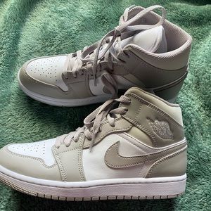 Nike Jordan 1 mid